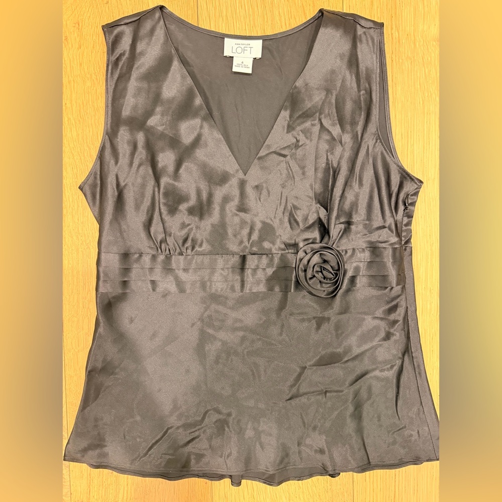 Ann Taylor LOFT 100% Silk Sleeveless Blouse Size 4